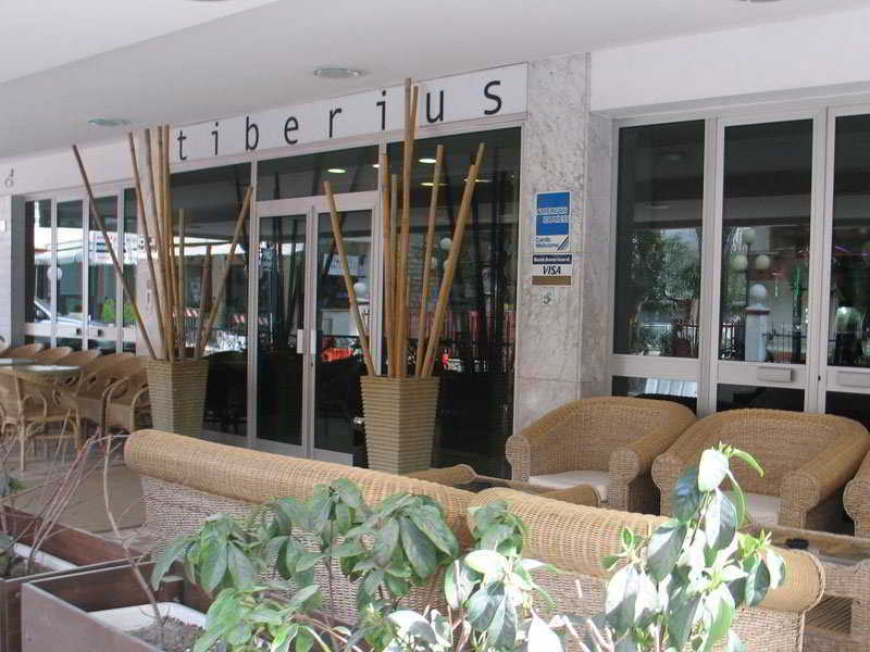 Hotel Tiberius ริมินี ภายนอก รูปภาพ